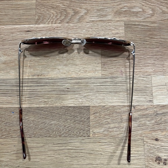 QUAY High Key Gold Tone Frame Brown Fade Polarized Lenses Aviator Sunglasses main image 9